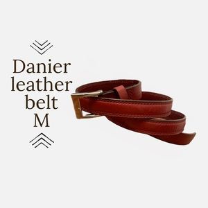 Danier Leather belt M red